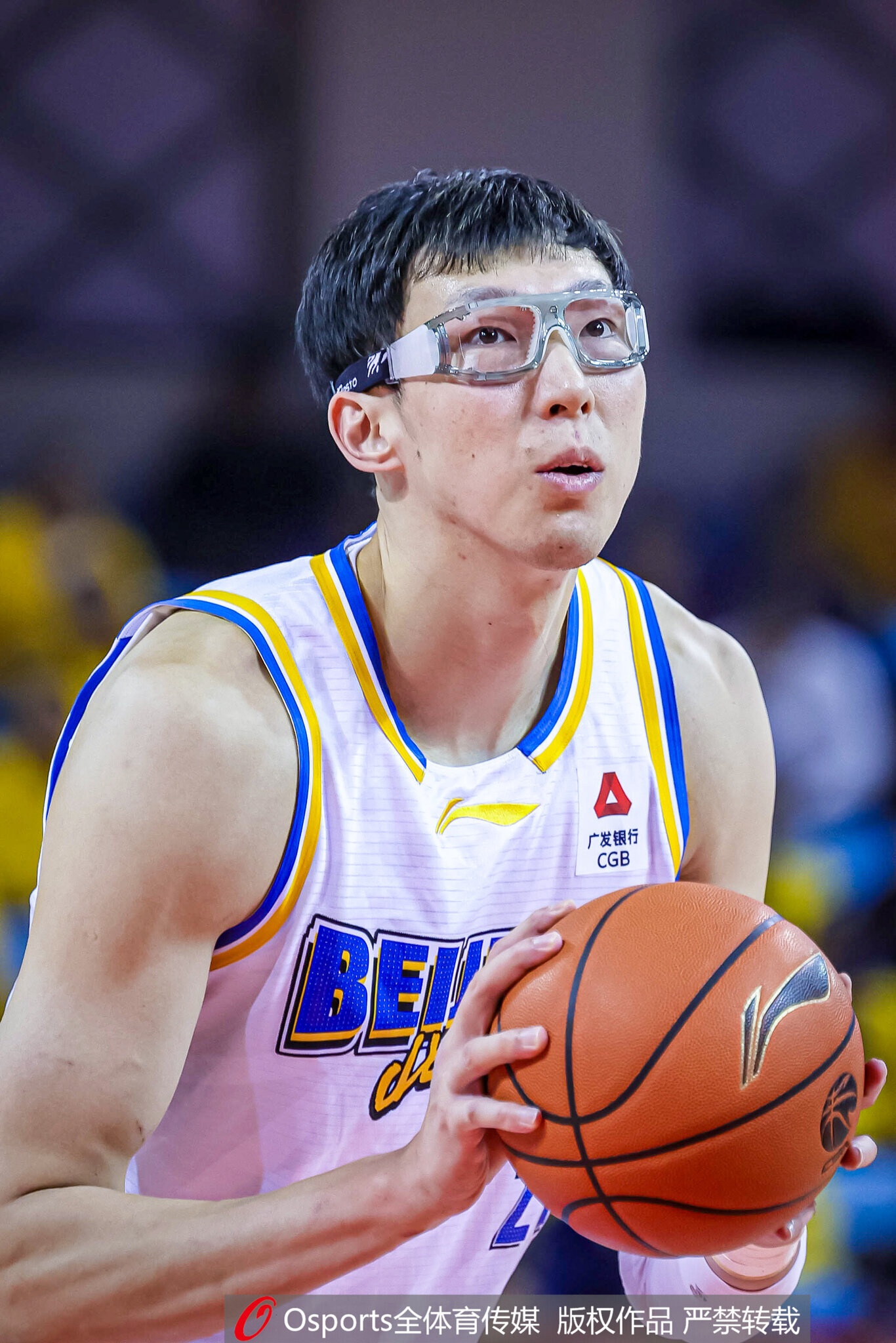 开云体育app下载-周琦出战26分钟 3中1&amp;罚球10中6拿到8分7板4助1断2帽 正负值+23